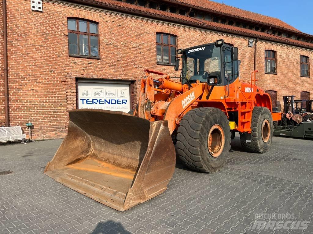 Doosan DL 300 轮式装载机