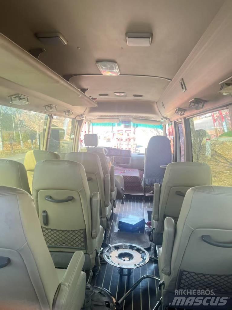 Toyota Coaster Bus 迷你巴士