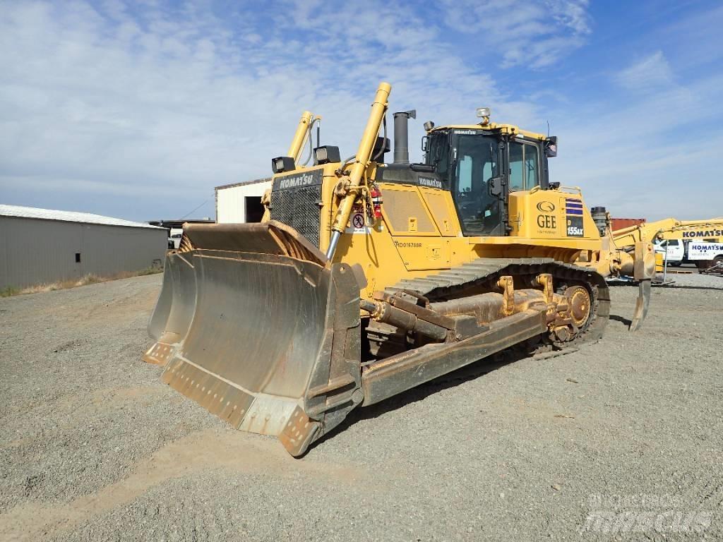 Komatsu D155AX-8 履带式推土机