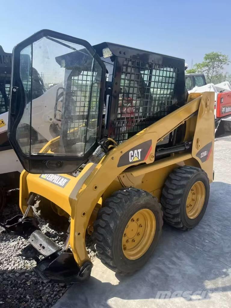 CAT 226 B 3 滑移装载机