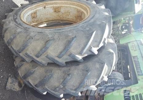  Pneus 12.4-28 轮胎、车轮、轮圈