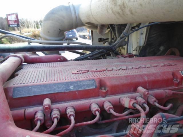 Western Star 4900 SA 牵引车
