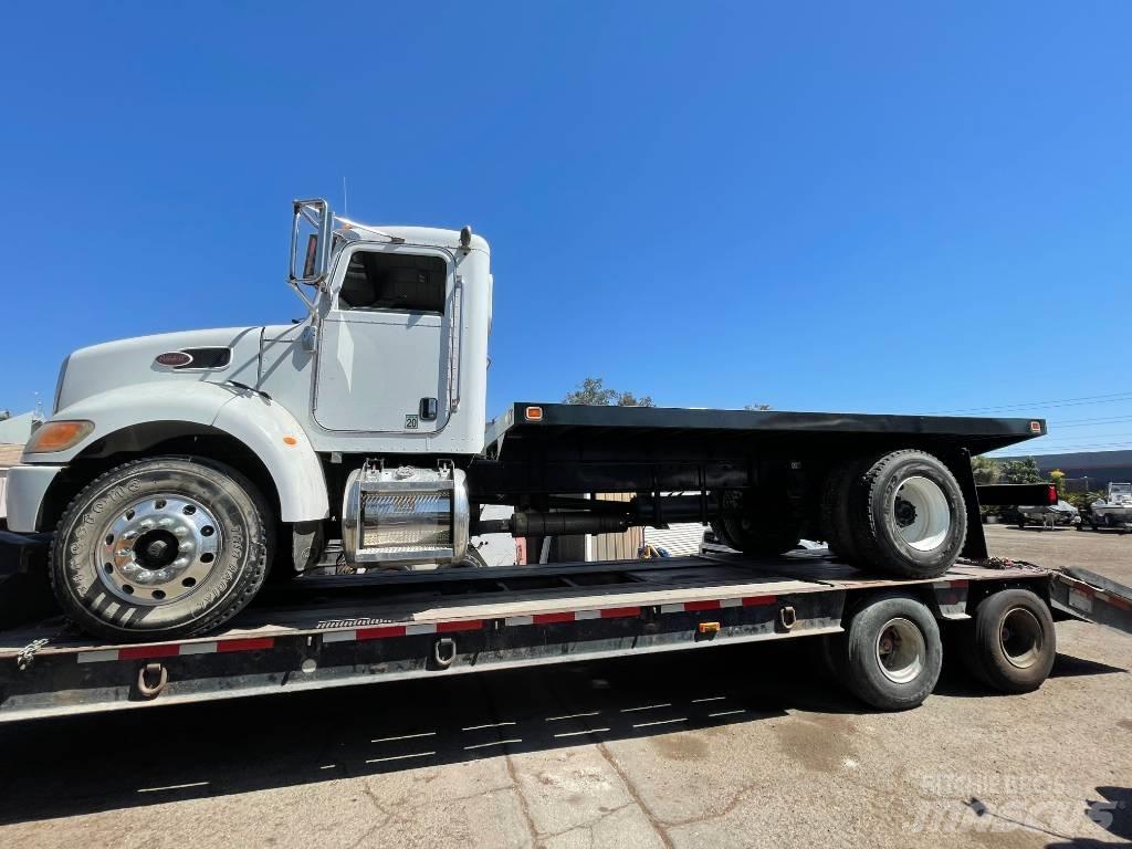 Peterbilt 337 牵引车