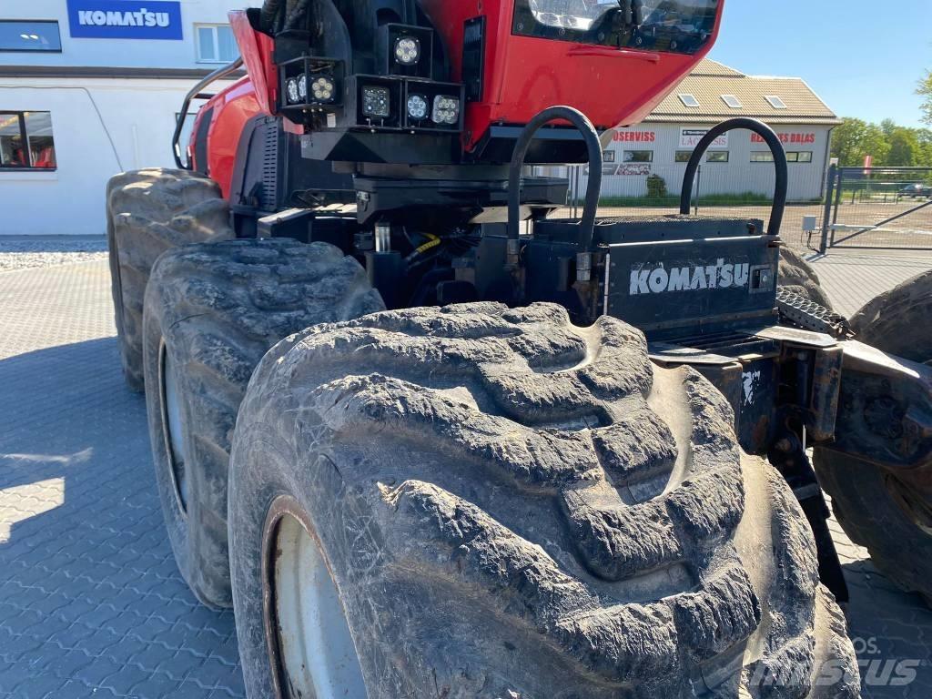 Komatsu 911 收割机