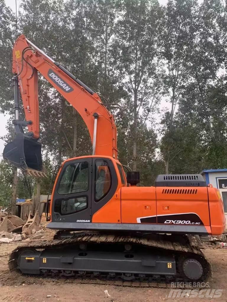 Doosan DX300LC-9C 履带挖掘机
