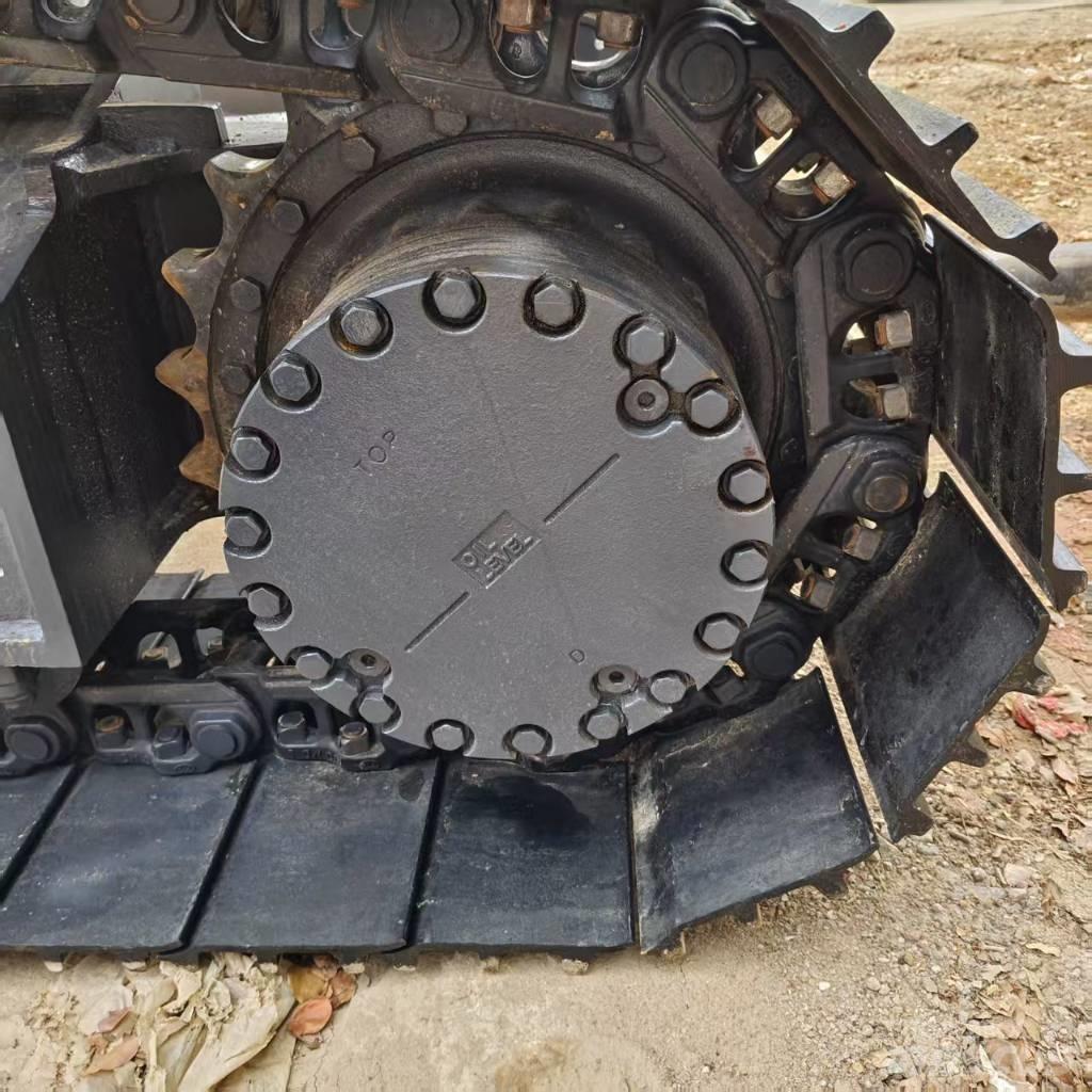 Komatsu PC 200-8 履带挖掘机