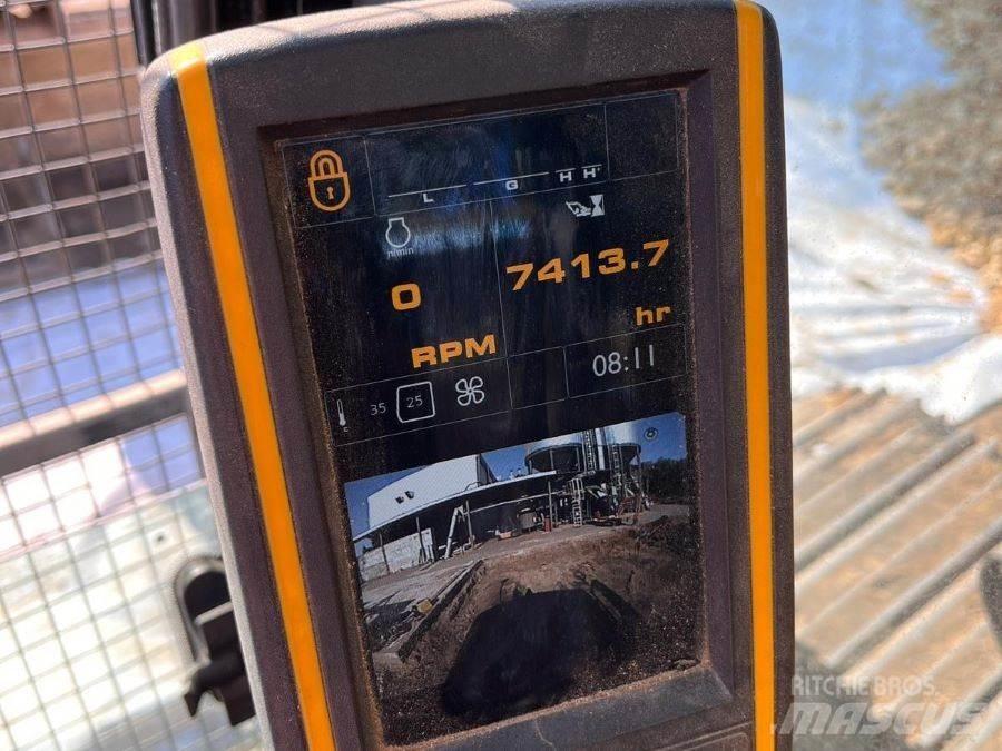 JCB JS130LC 履带挖掘机
