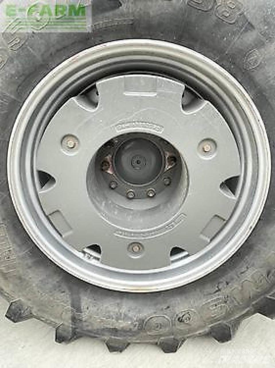 Fendt 724 vario 拖拉机/农用车