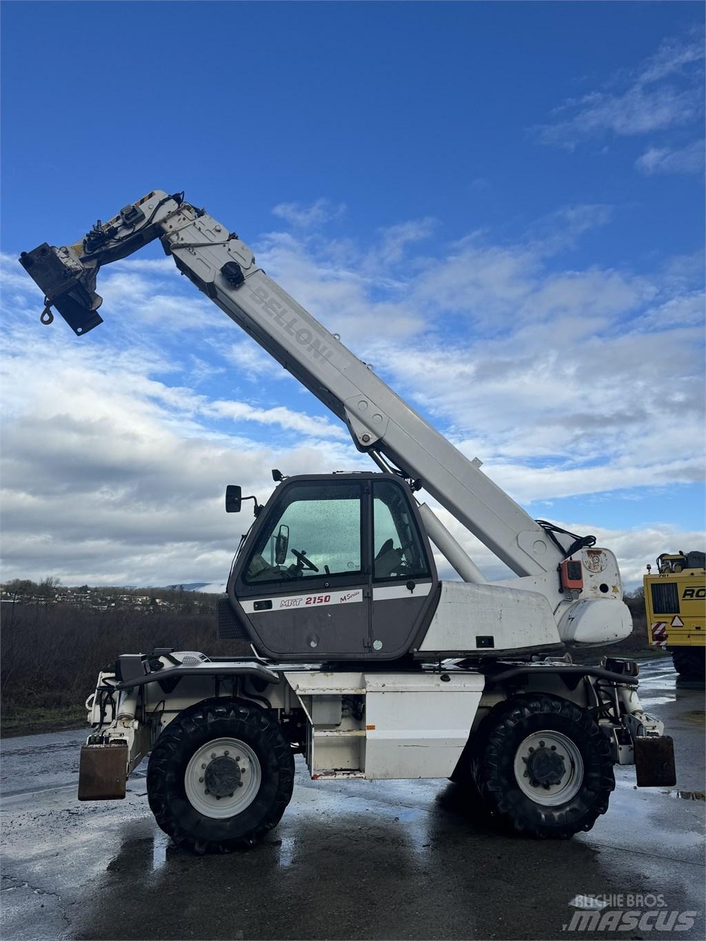 Manitou MRT 2150 伸缩臂叉装车|叉装车