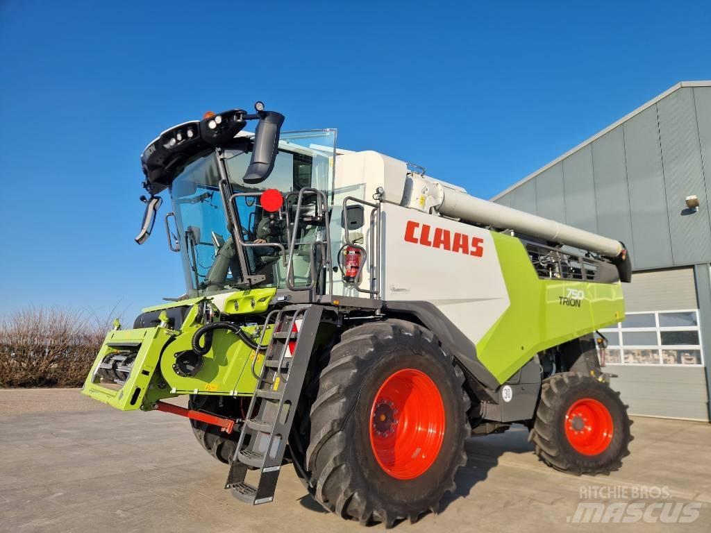 CLAAS Trion 750 联合收割机