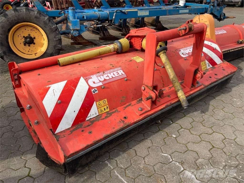 Dücker UM 27 其他收获机械