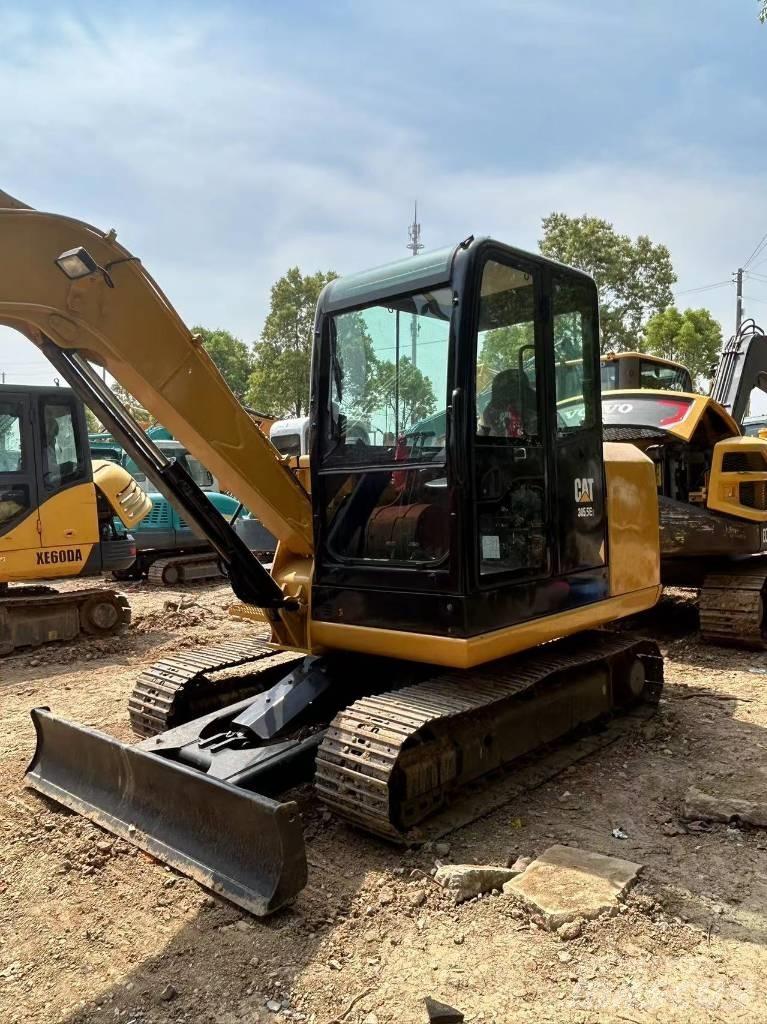 CAT 305.5 小型挖掘机