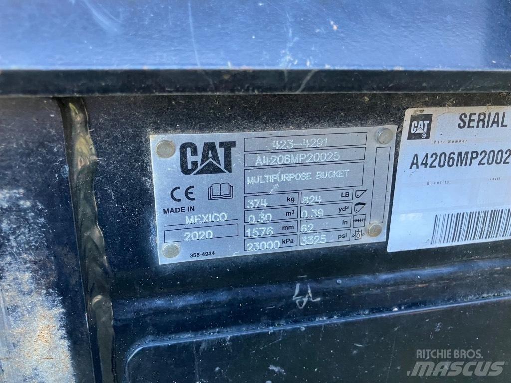 CAT 262 D 滑移装载机