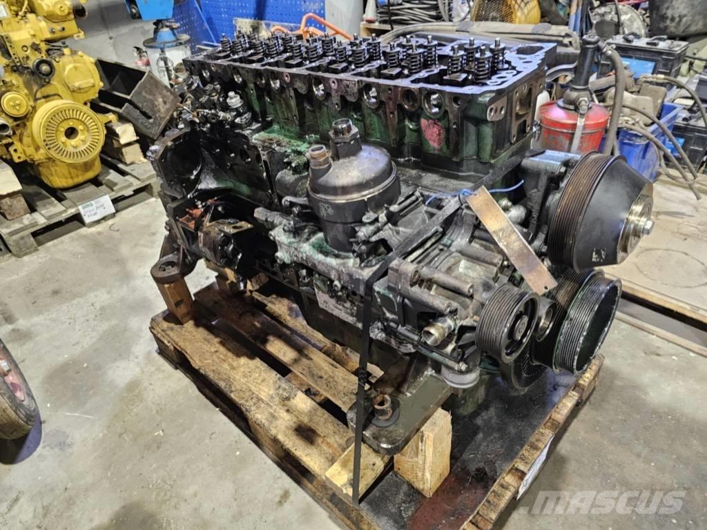 Volvo D8J 发动机