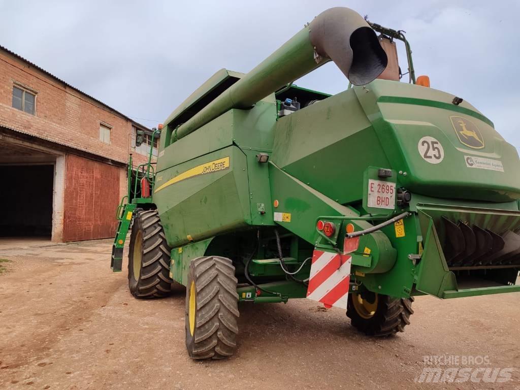 John Deere W 440 联合收割机
