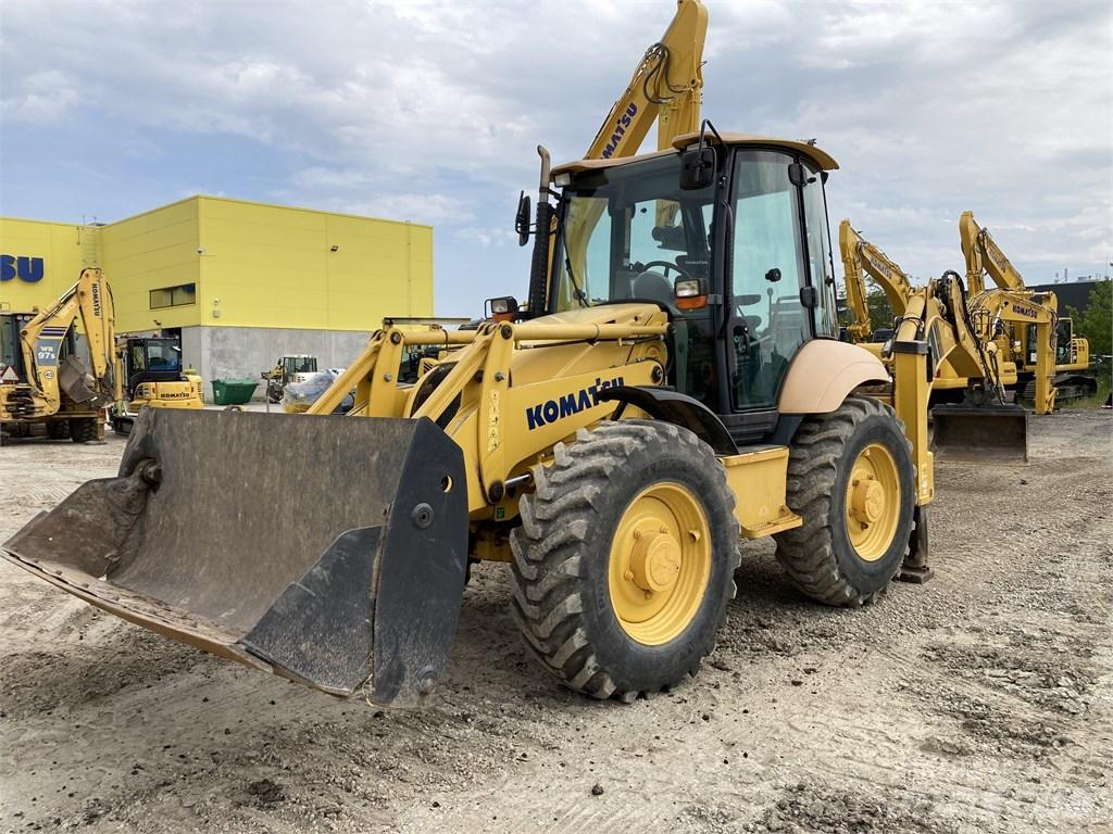 Komatsu WB93S-5E0 反铲装载机