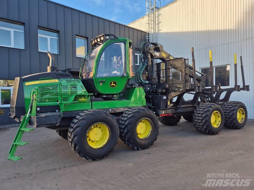 John Deere 1210 G 集运机