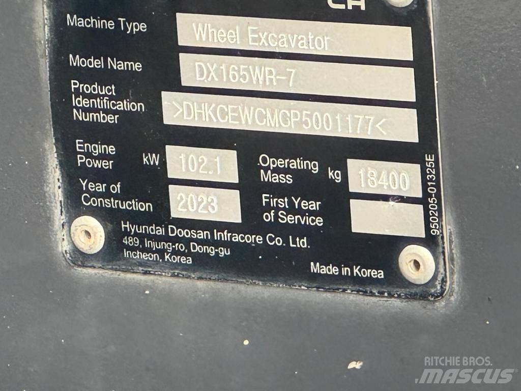 Doosan DX165WR-7 轮式挖掘机