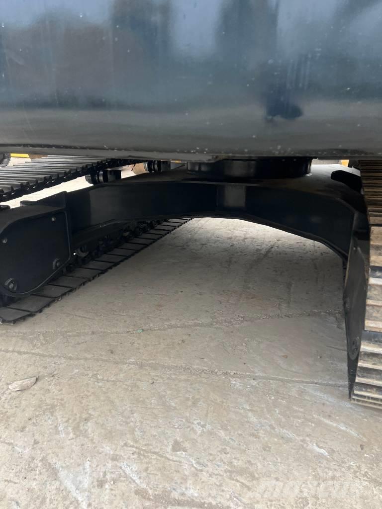 Hyundai HX 220 HD 履带挖掘机