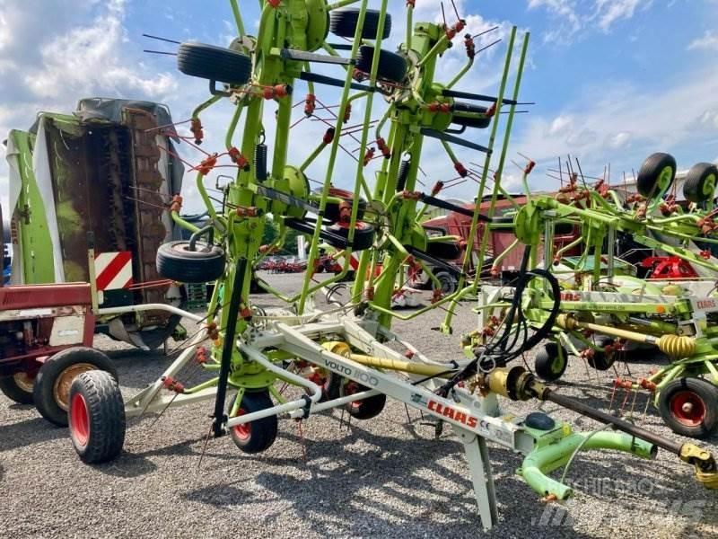 CLAAS VOLTO 1100 T 犁耙和摊草机