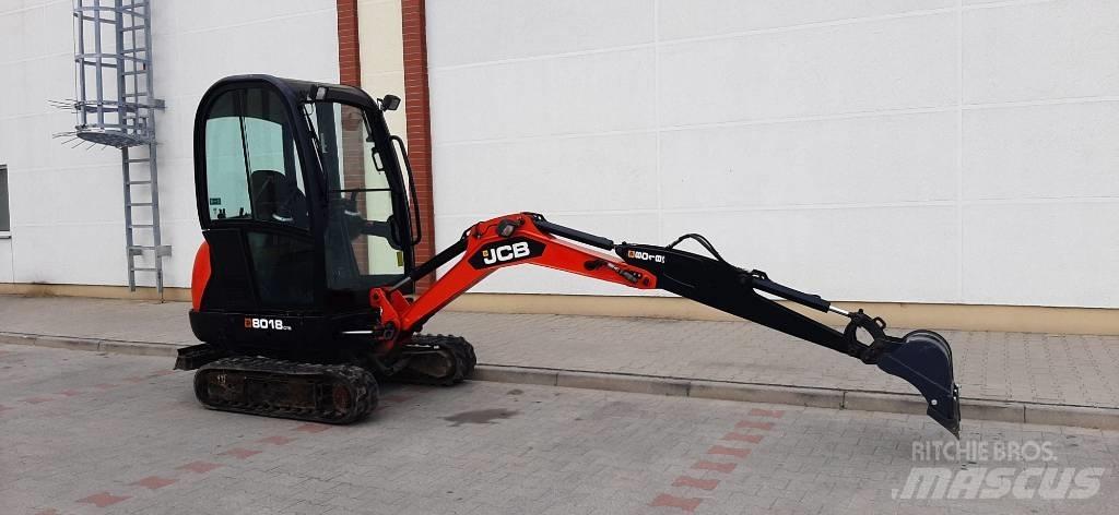 JCB 8018 CTS 小型挖掘机