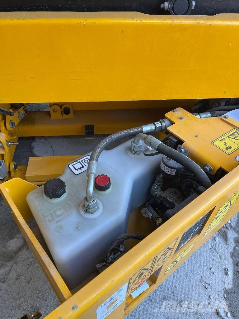 JCB S 2032 E 剪叉式升降机