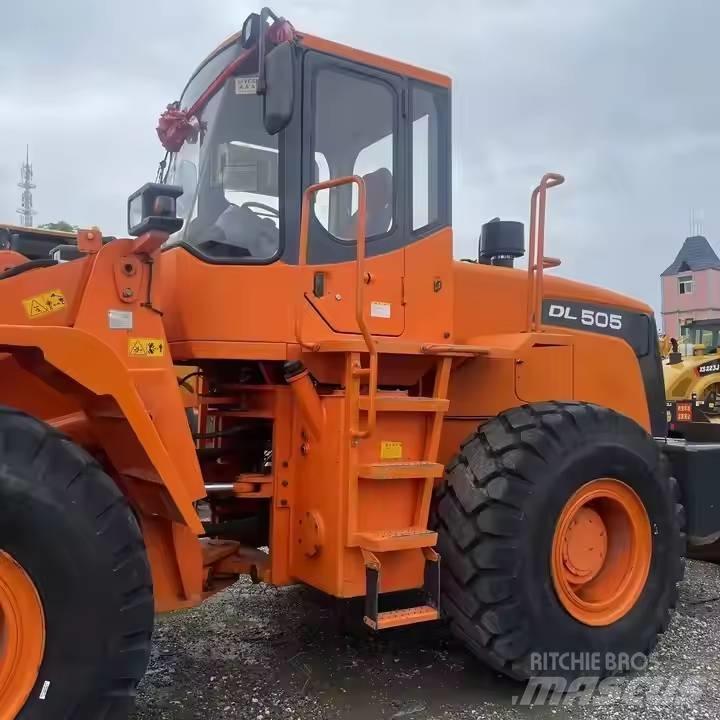 Doosan DL505 轮式装载机