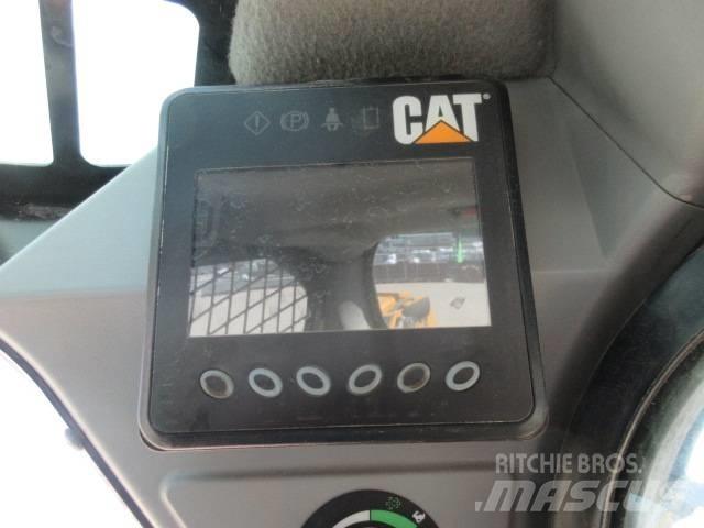 CAT 226 D 滑移装载机