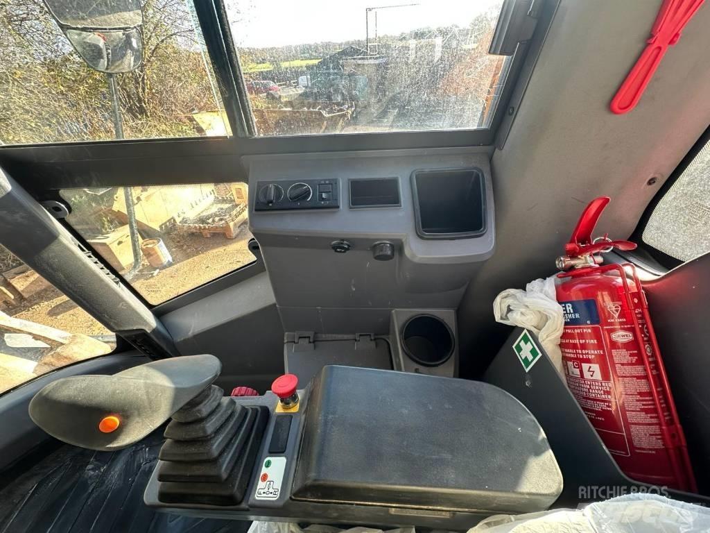 Hamm HC 130i 单轮压路机