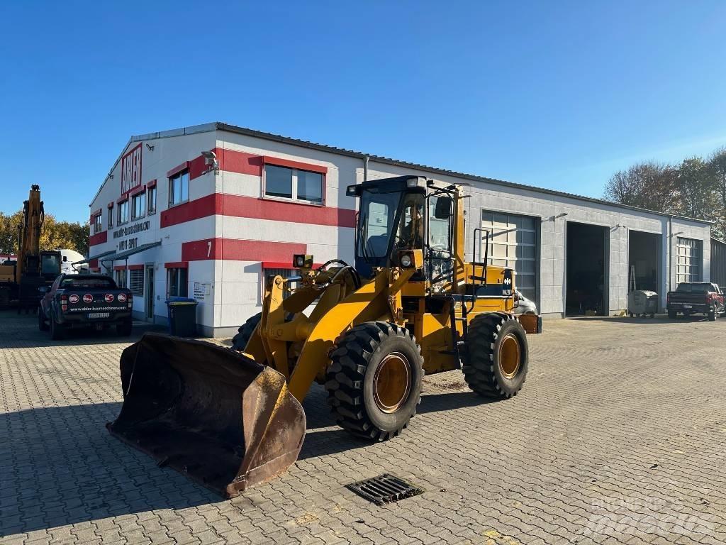 Komatsu WA200 轮式装载机