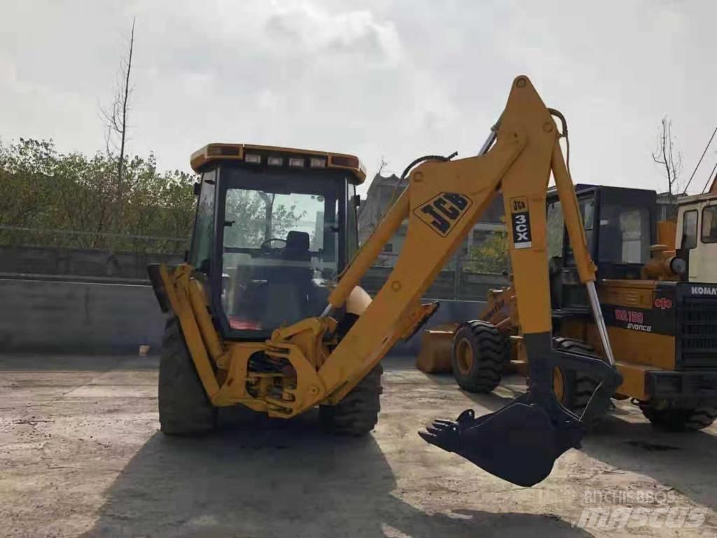 JCB 3cx 反铲装载机
