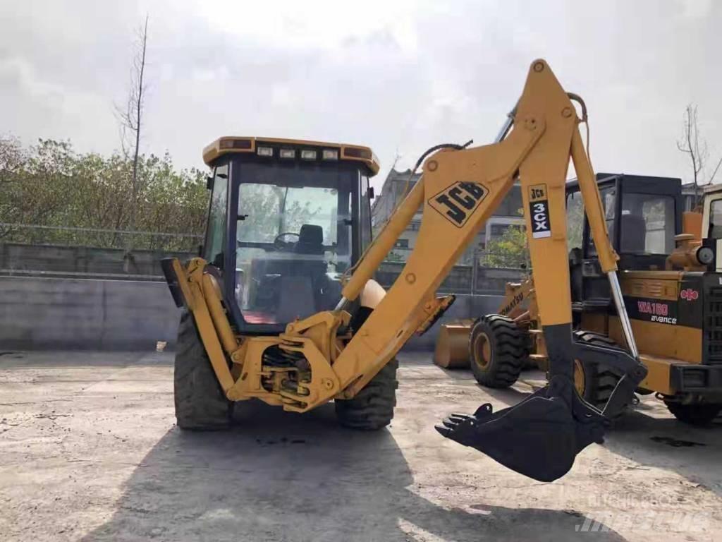 JCB 3cx 反铲装载机