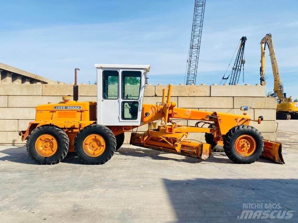 John Deere 570 A 平地机/推土机