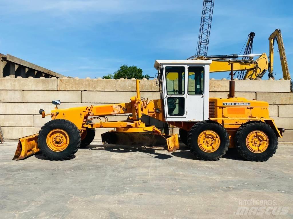 John Deere 570 A 平地机/推土机