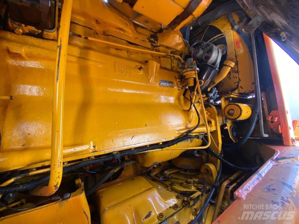 John Deere 570 A 平地机/推土机