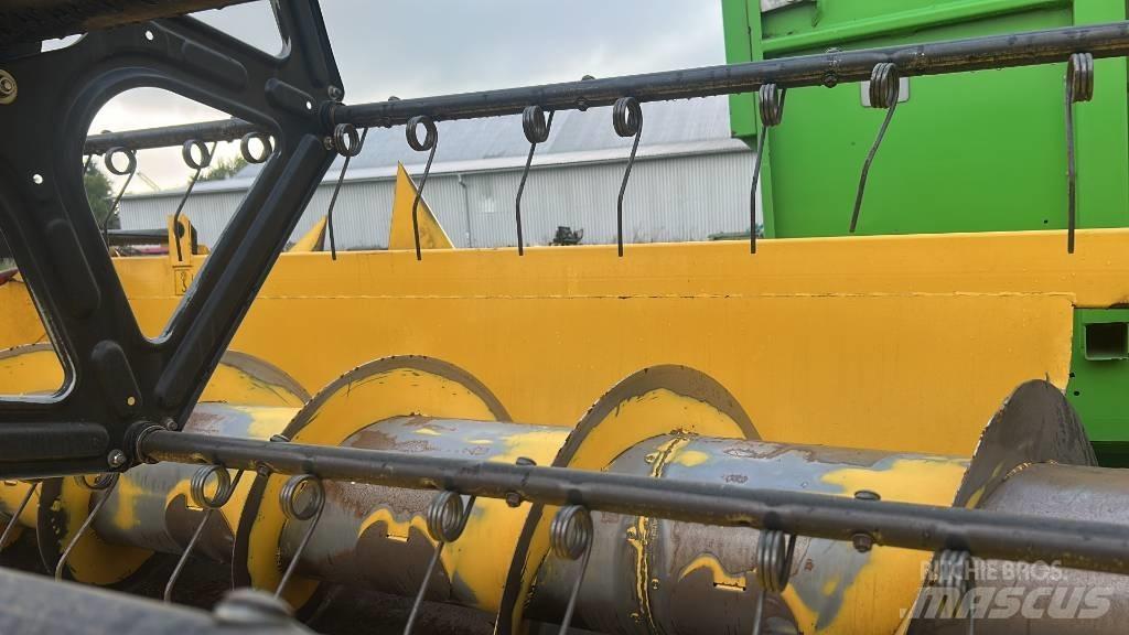 New Holland CSX 7080 联合收割机