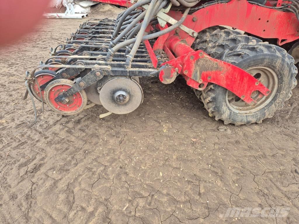 Horsch Pronto 6 DC 多功能条播机