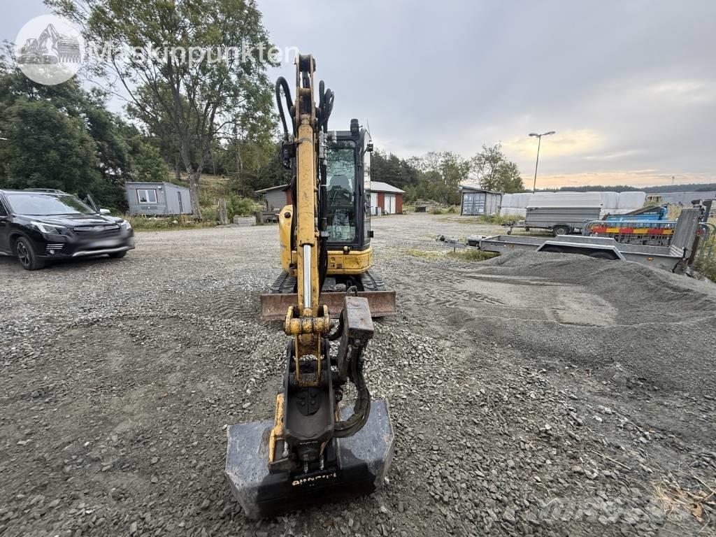 Komatsu PC 26 MR 小型挖掘机