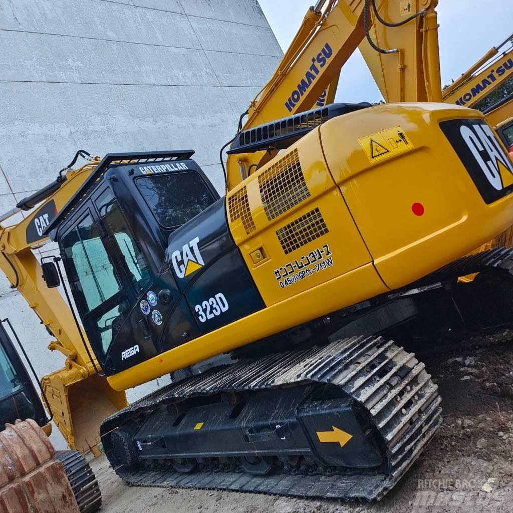 CAT 323 D 履带挖掘机