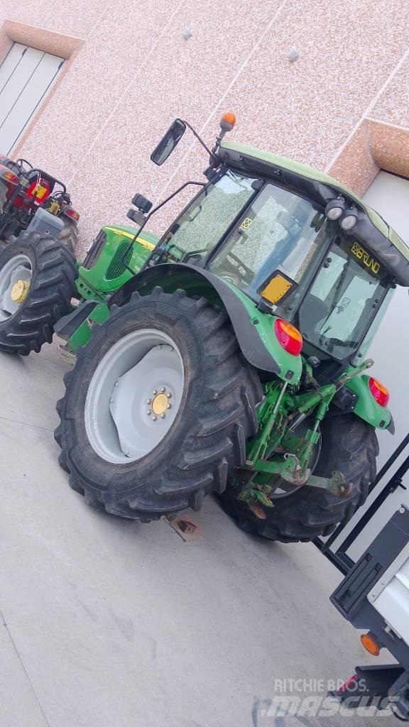 John Deere 5820 拖拉机/农用车