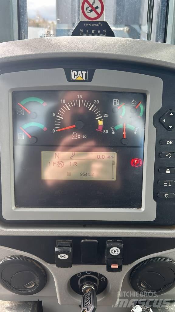 CAT 140 M 平地机/推土机