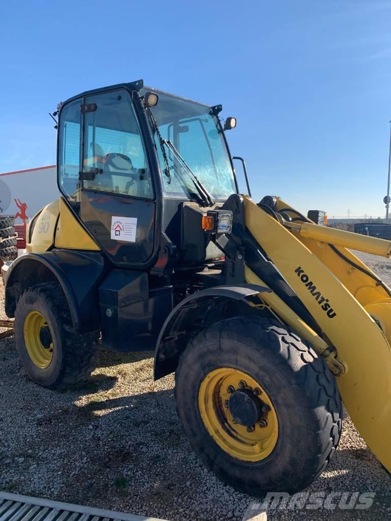 Komatsu WA 90-6 轮式装载机