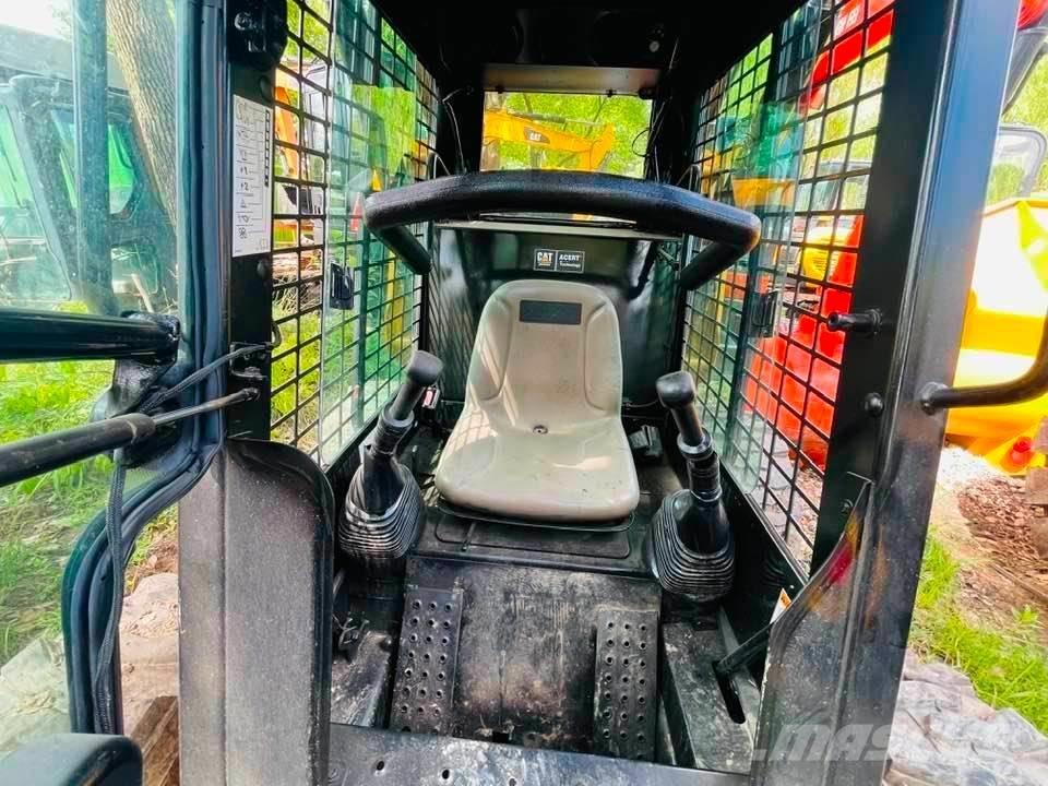 CAT 246B 小型装载机