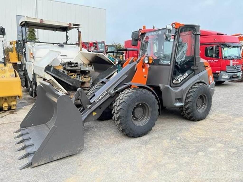 Hitachi ZW95-6C 轮式装载机