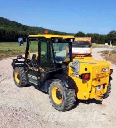 JCB 525-60 伸缩臂叉装车|叉装车