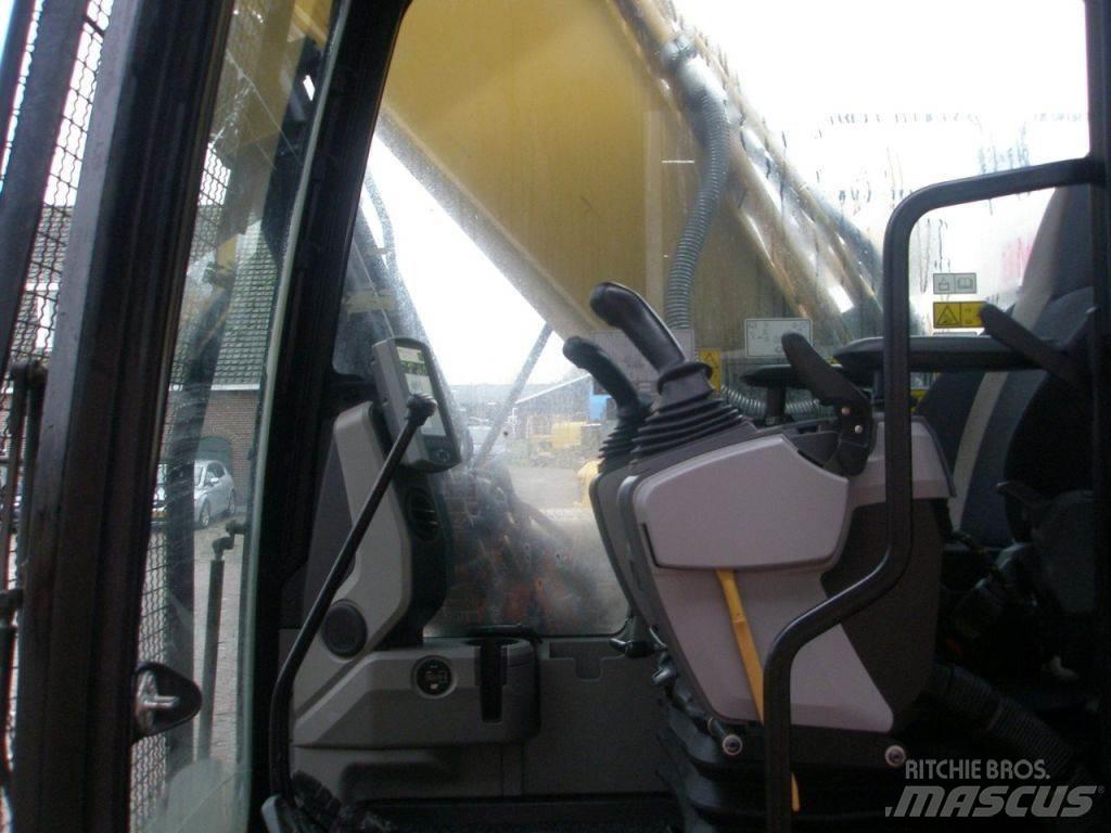CAT 326FL 履带挖掘机