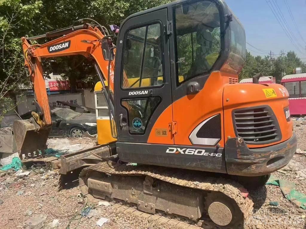 Doosan DX 60 小型挖掘机