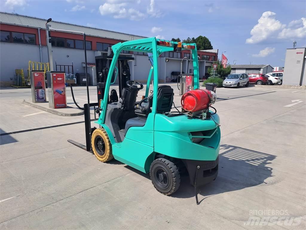 Mitsubishi FG25N 天然气叉车