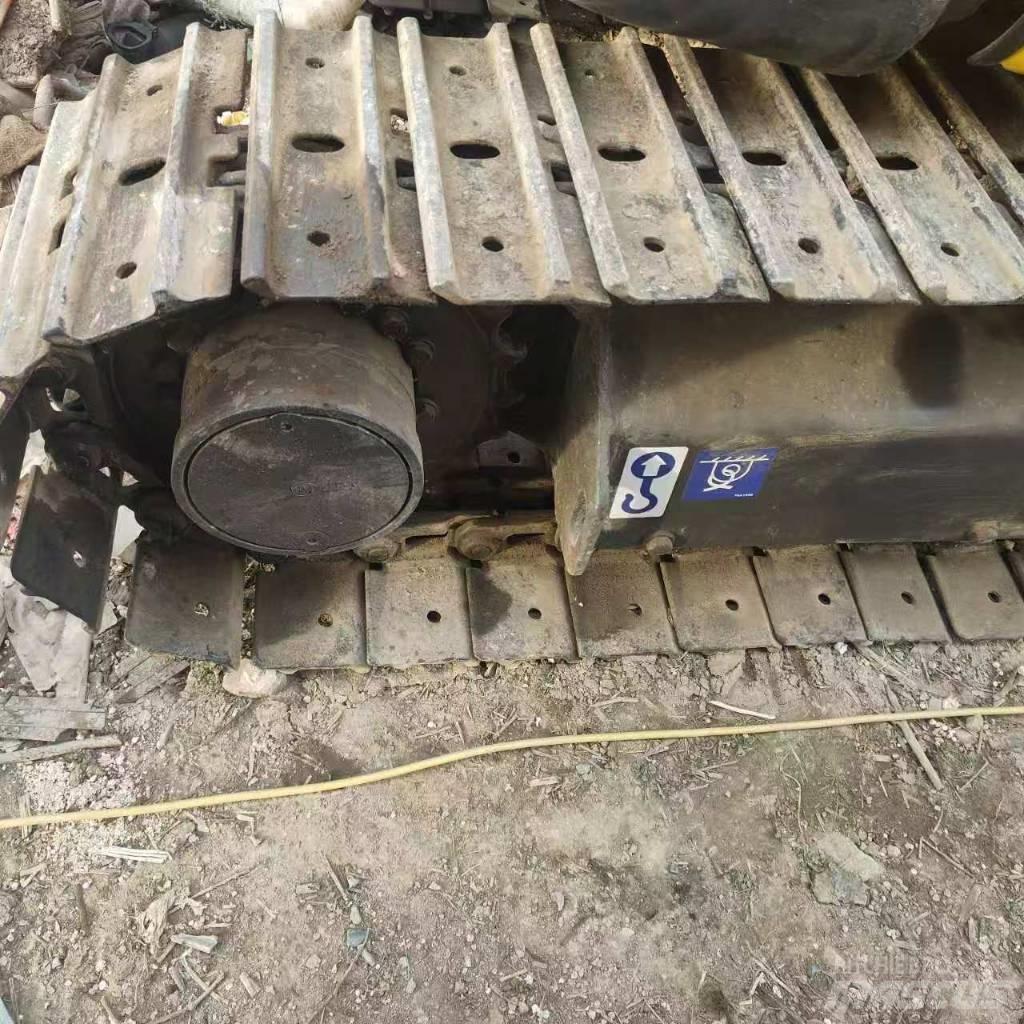Komatsu PC35 小型挖掘机