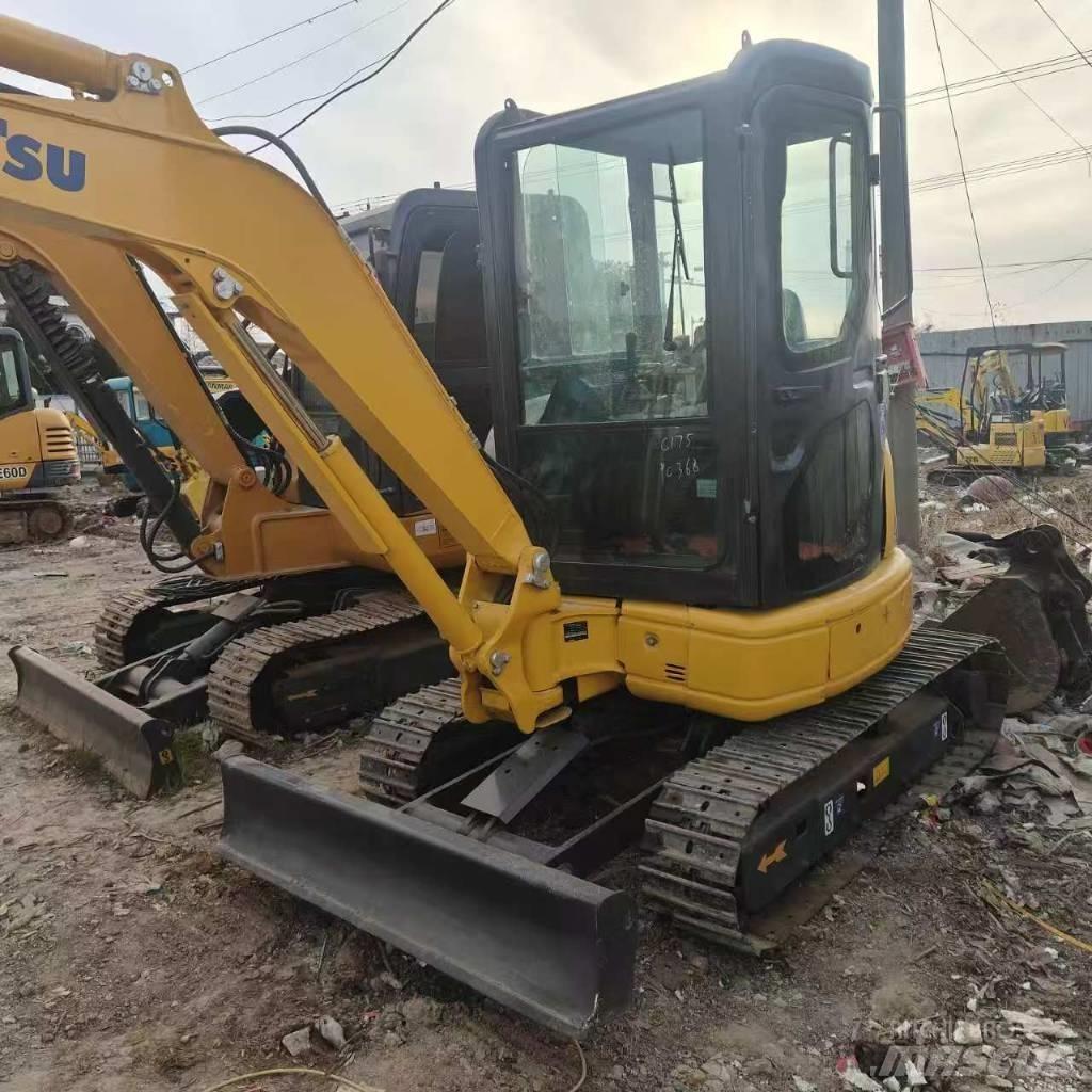 Komatsu PC35 小型挖掘机
